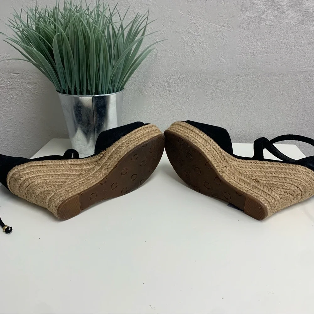 UGG Black and Tan 4